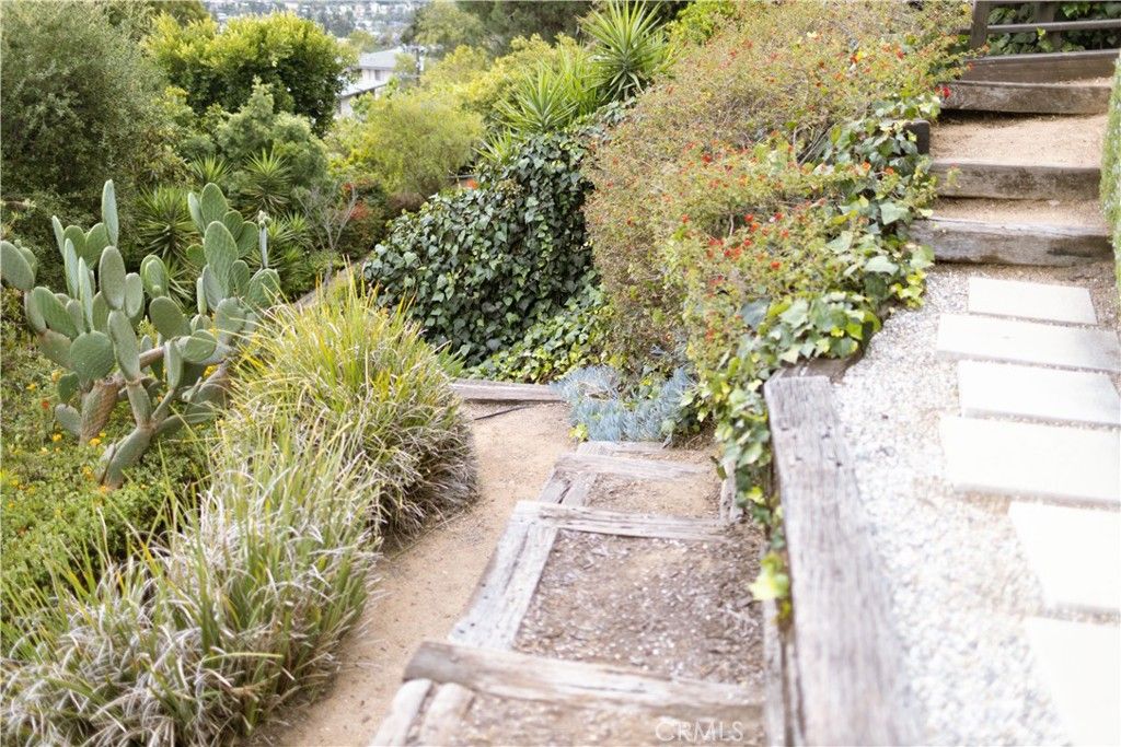 Image 27 of property listing at 4268 Caledonia, Los Angeles, CA 90065