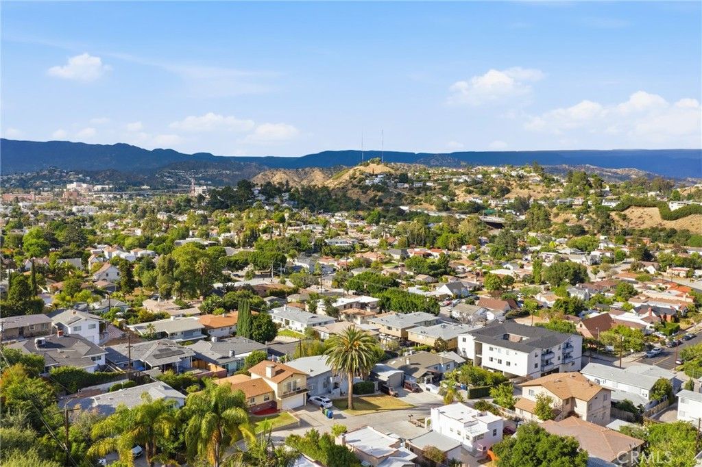 Image 28 of property listing at 4268 Caledonia, Los Angeles, CA 90065