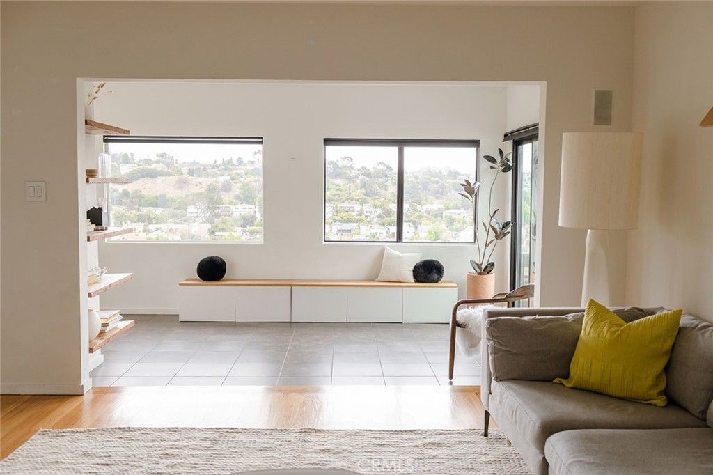 Image 4 of property listing at 4268 Caledonia, Los Angeles, CA 90065