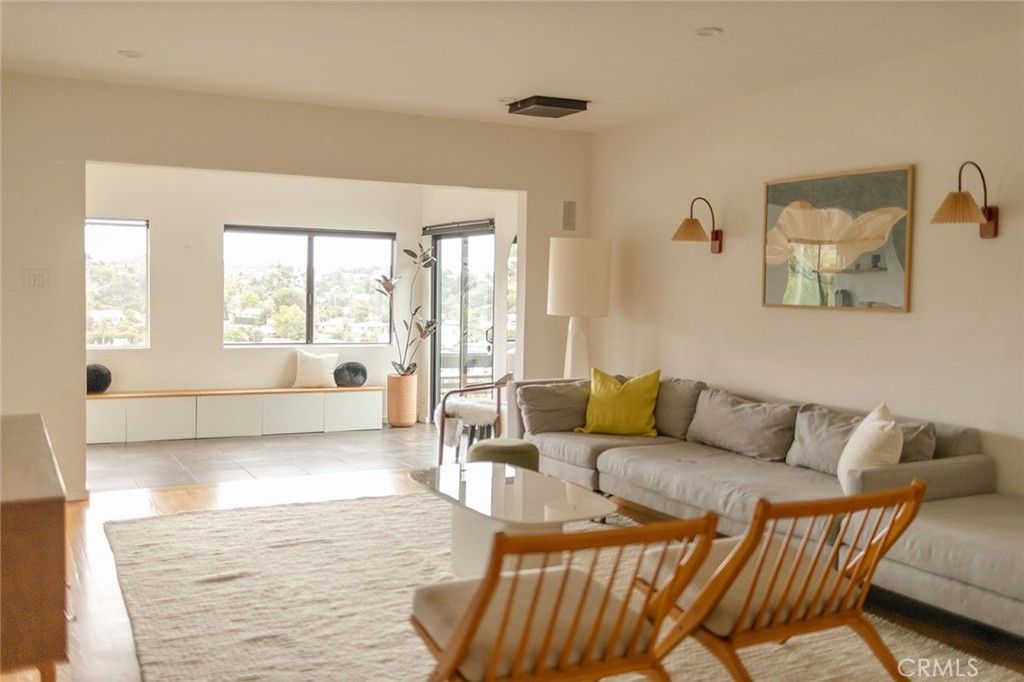 Image 8 of property listing at 4268 Caledonia, Los Angeles, CA 90065