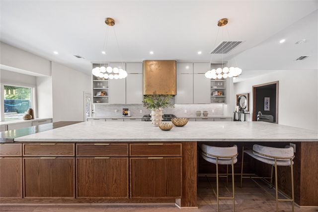 5642 Pine Forest Road, Houston, TX 77056