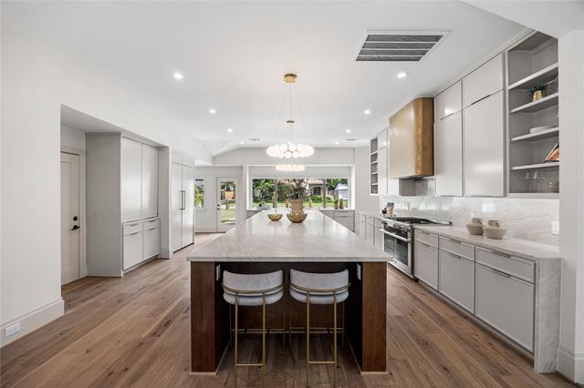5642 Pine Forest Road, Houston, TX 77056