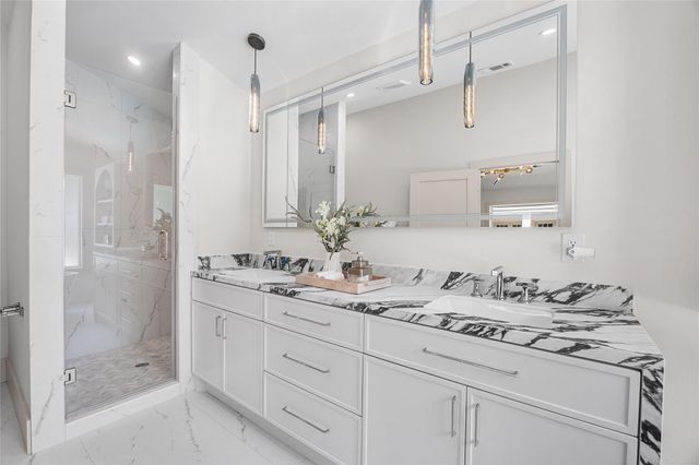 5642 Pine Forest Road, Houston, TX 77056