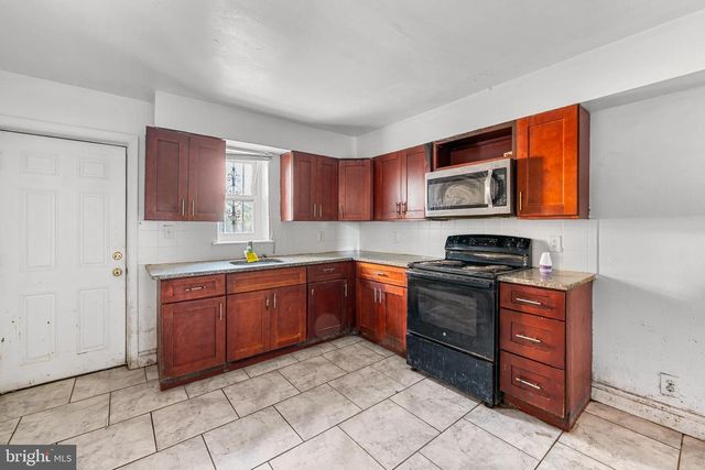 5215 CHESTER AVE, Philadelphia, PA 19143