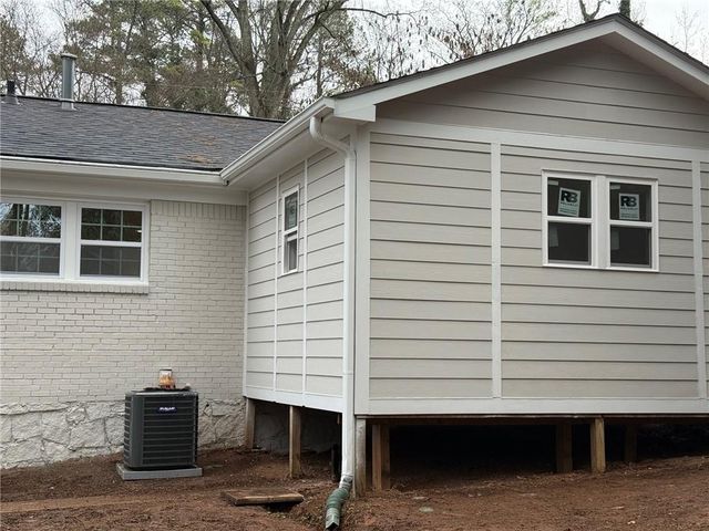 697 Farrar Court, Decatur, GA 30032