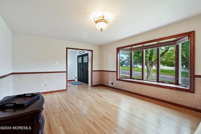59 Westbrook Road, Howell, NJ 07731