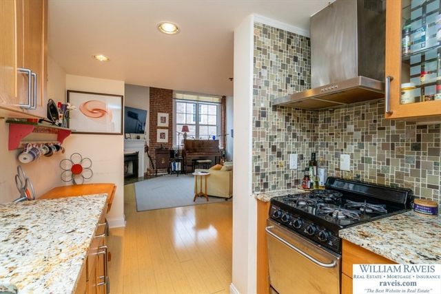 3 S Stone Mill Dr 225, Dedham, MA 02026