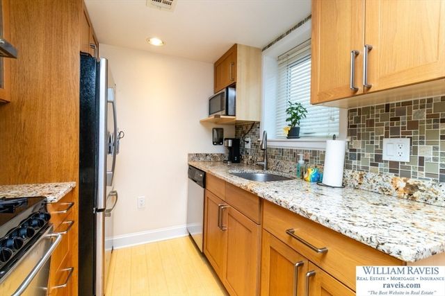 3 S Stone Mill Dr 225, Dedham, MA 02026