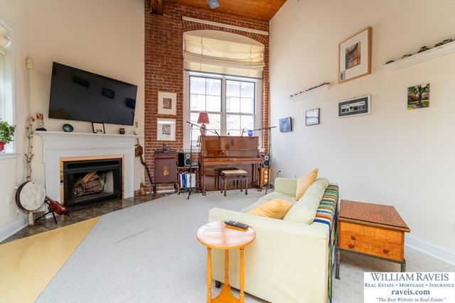 3 S Stone Mill Dr 225, Dedham, MA 02026