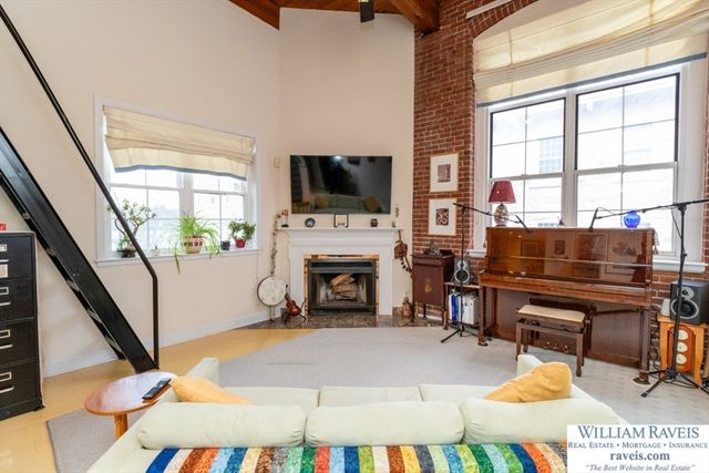 3 S Stone Mill Dr 225, Dedham, MA 02026