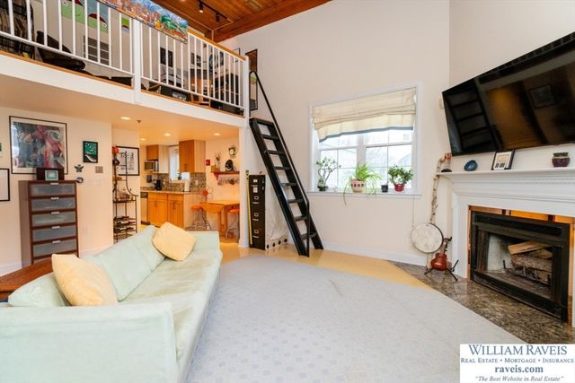 3 S Stone Mill Dr 225, Dedham, MA 02026