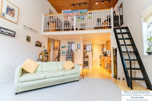 3 S Stone Mill Dr 225, Dedham, MA 02026