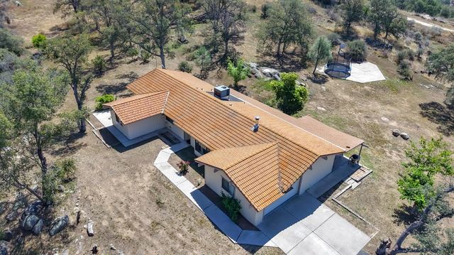 37336 Eagle Drive, Raymond, CA 93653