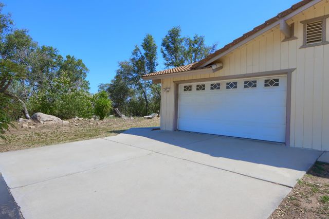 37336 Eagle Drive, Raymond, CA 93653
