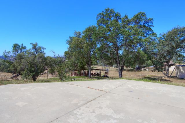 37336 Eagle Drive, Raymond, CA 93653