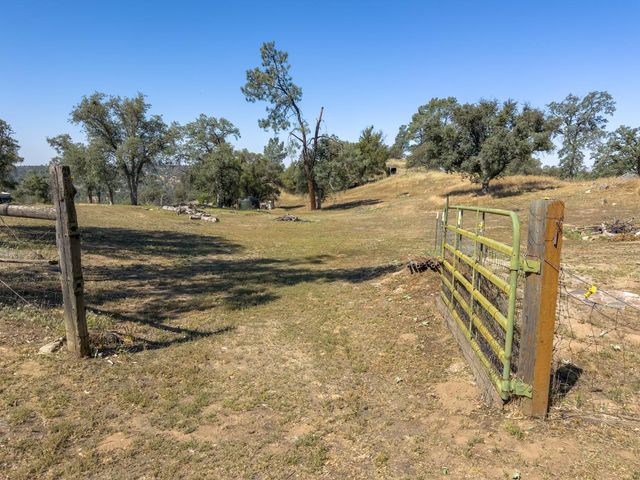 37336 Eagle Drive, Raymond, CA 93653