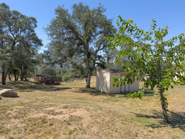 37336 Eagle Drive, Raymond, CA 93653