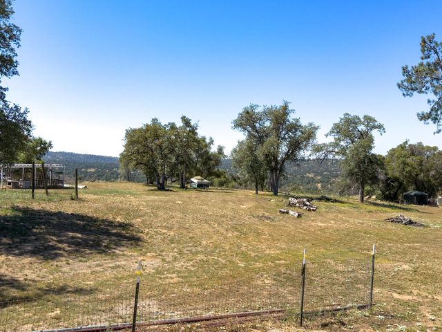 37336 Eagle Drive, Raymond, CA 93653