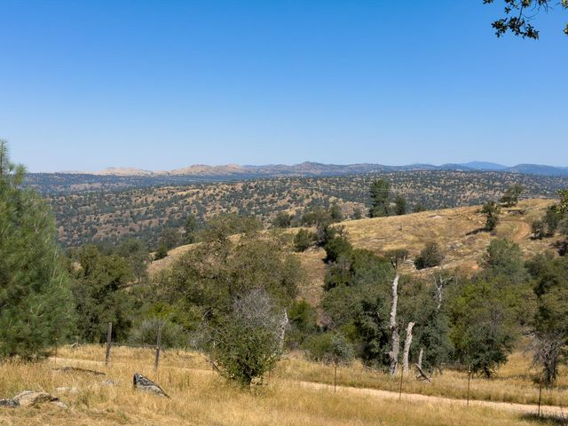 37336 Eagle Drive, Raymond, CA 93653
