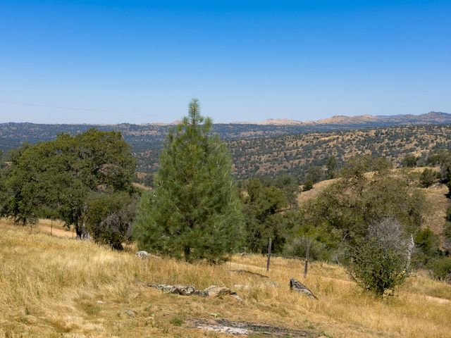 37336 Eagle Drive, Raymond, CA 93653