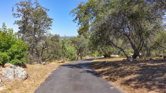 37336 Eagle Drive, Raymond, CA 93653