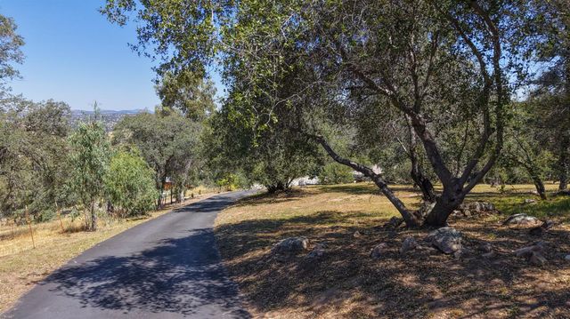 37336 Eagle Drive, Raymond, CA 93653