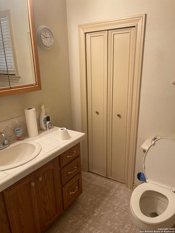 2209 Sacramento, San Antonio, TX 78201