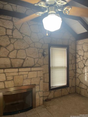 2209 Sacramento, San Antonio, TX 78201