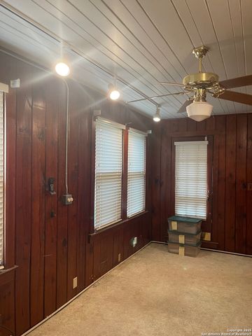 2209 Sacramento, San Antonio, TX 78201