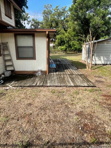 2209 Sacramento, San Antonio, TX 78201
