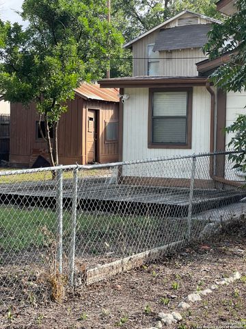 2209 Sacramento, San Antonio, TX 78201