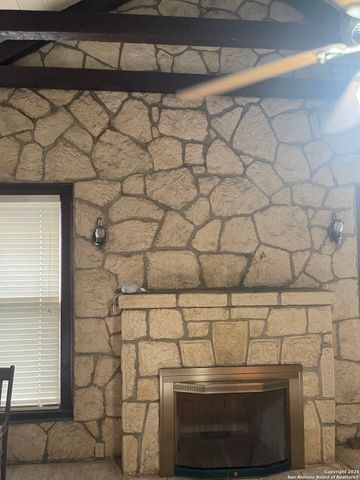 2209 Sacramento, San Antonio, TX 78201