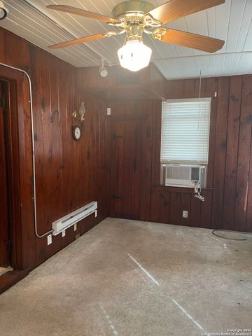 2209 Sacramento, San Antonio, TX 78201