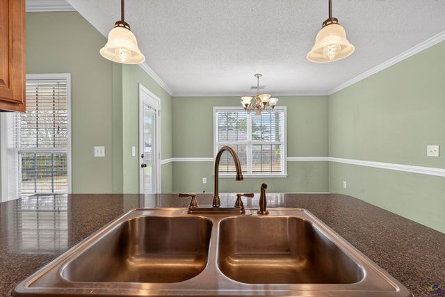 303 Winthrop Court, Kathleen, GA 31047