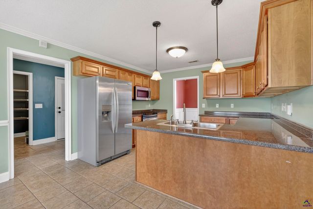 303 Winthrop Court, Kathleen, GA 31047