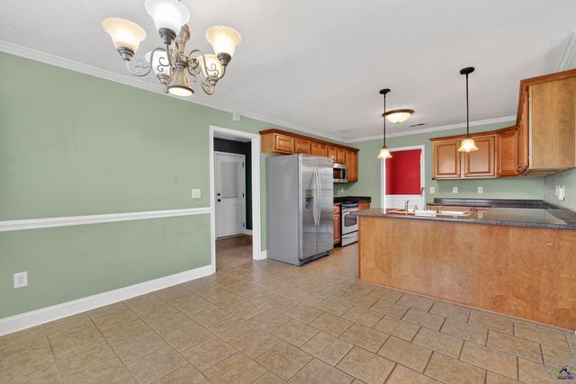 303 Winthrop Court, Kathleen, GA 31047