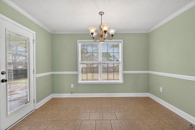 303 Winthrop Court, Kathleen, GA 31047