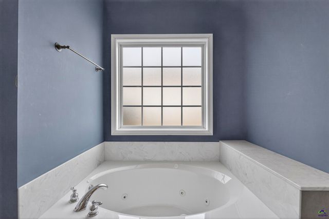 303 Winthrop Court, Kathleen, GA 31047