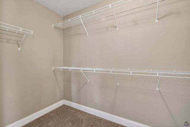 303 Winthrop Court, Kathleen, GA 31047