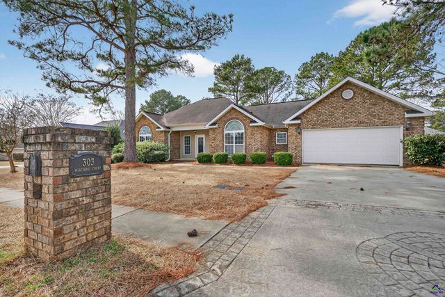 303 Winthrop Court, Kathleen, GA 31047