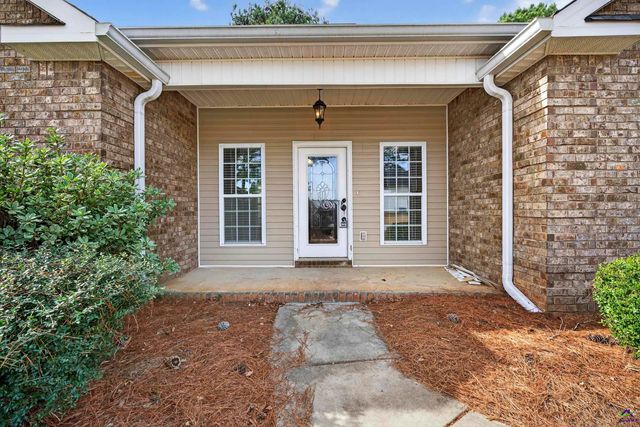 303 Winthrop Court, Kathleen, GA 31047