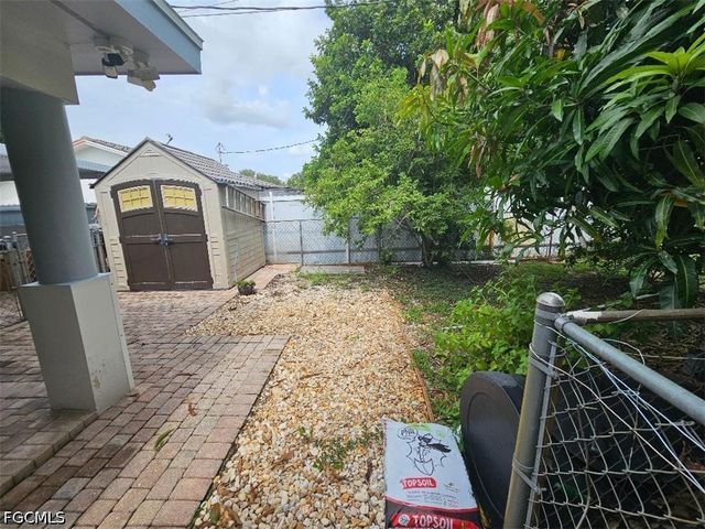 1412 Kimdale ST E, Lehigh Acres, FL 33936