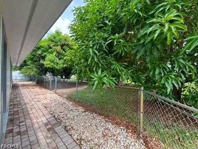 1412 Kimdale ST E, Lehigh Acres, FL 33936