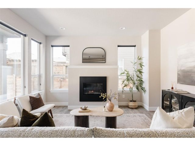 5840 Boston St, Denver, CO 80238