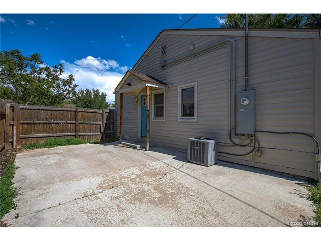 1173 Chester St, Aurora, CO 80010