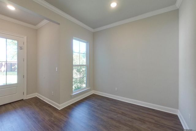 6405 Roux Dr, Baton Rouge, LA 70817