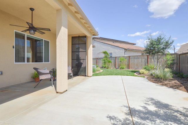 668 Rock Crest Avenue, Madera, CA 93636