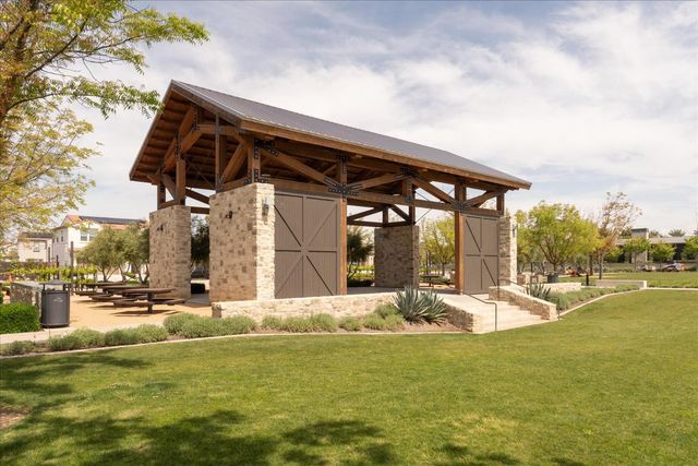 668 Rock Crest Avenue, Madera, CA 93636