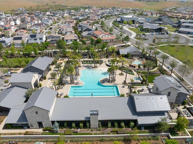 668 Rock Crest Avenue, Madera, CA 93636