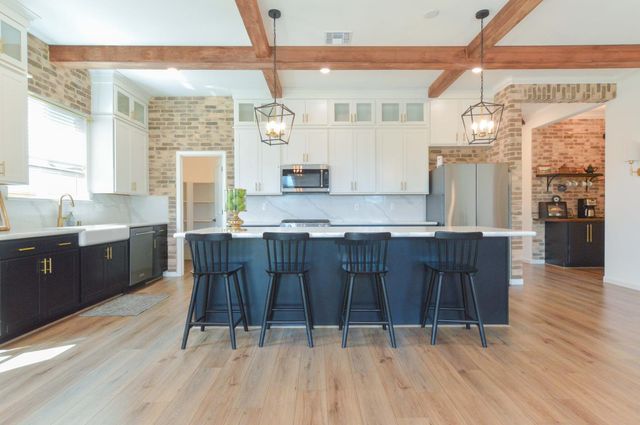 668 Rock Crest Avenue, Madera, CA 93636